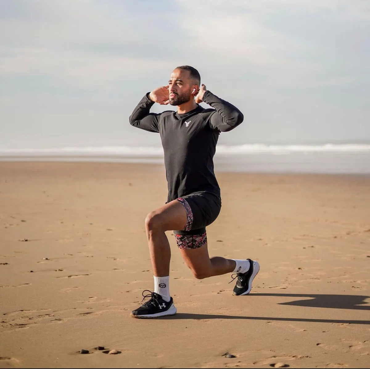 Séance de coaching sportif sur la plage d'Essaouira